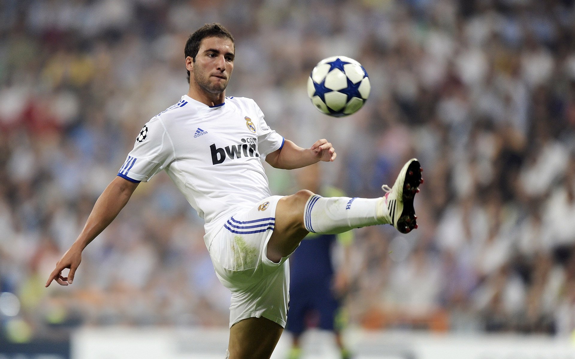 英超豪门布局海外市场，推广足球文化，英超俱乐部投入排行